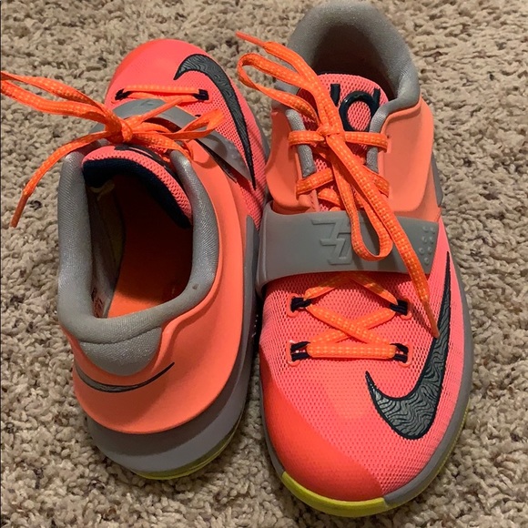 Shoes - Picture 1 of 3